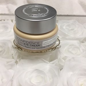 NEW it confidence in an eye cream 0.5 fl oz